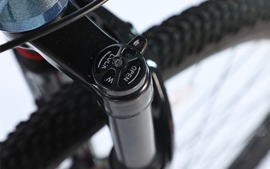 Suspension fork with lock